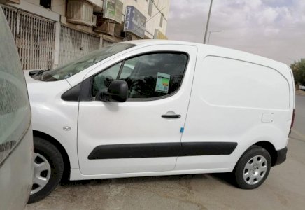 للبيع بيجو بارتنر 2014