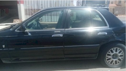 للبيع فورد كراون فكتوريا 1999