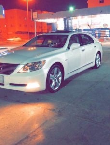 للبيع لكزس  LS موديل 2007