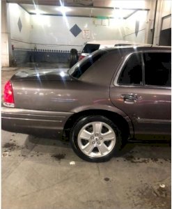 للبيع كراون فكتوريا 2009 