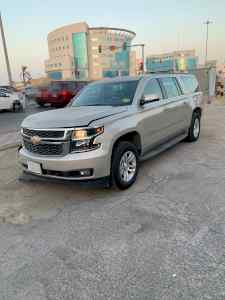 سيارة سوبربان مصدومة حادث للبيع